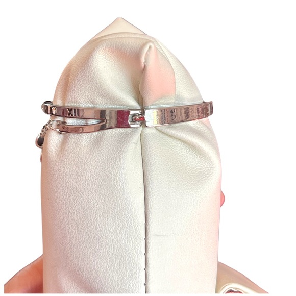 Roman Numeral Rhinestone Bracelet - Picture 6 of 10